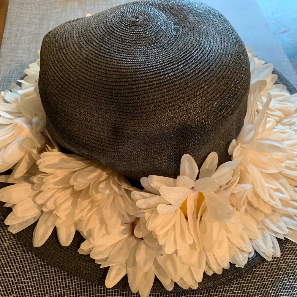 Genevieve Black Straw Hat 1960s with Millinery Daisies